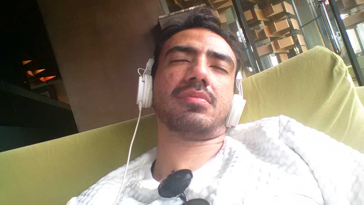 Selamat tidur smuanyaaa...
Kita jumpa bsokk ditemaniii sii fulgoso yang bakal disembelih bsok yaaa...tunggu kbrx