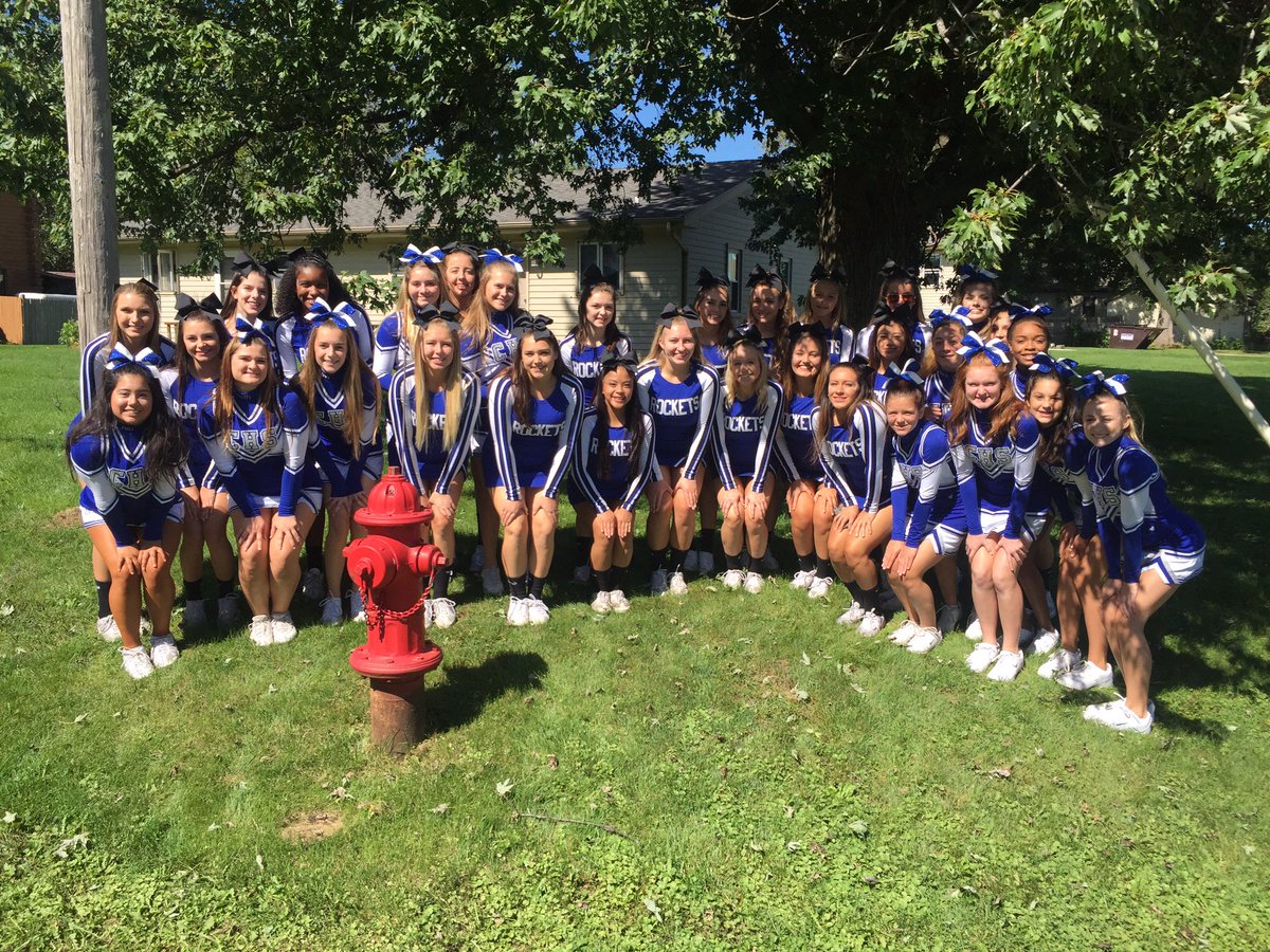 CHSRocketsCheer's tweet photo. Almost parade time! #🚀gorockets https://t.co/v1l8yKJOpX