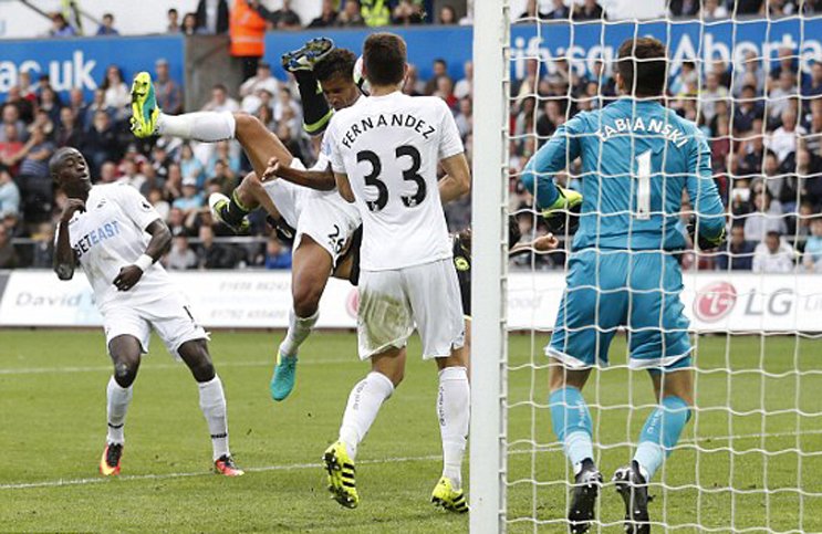 Spoti_101's tweet photo. FT: Swansea 2-2 Chelsea- Diego Costa late strike salvage a point for the Blues after an earlier scare. #SWACHE https://t.co/w71ORG7xm6