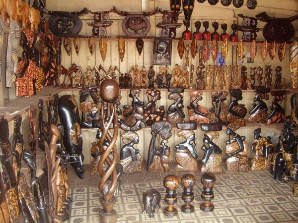 destination_gh's tweet photo. AHWIAA WOOD CARVING
Ahwiaa is a town in the Ashanti Region noted for its wood carvings, arts and crafts. https://t.co/tY8StSGGhO