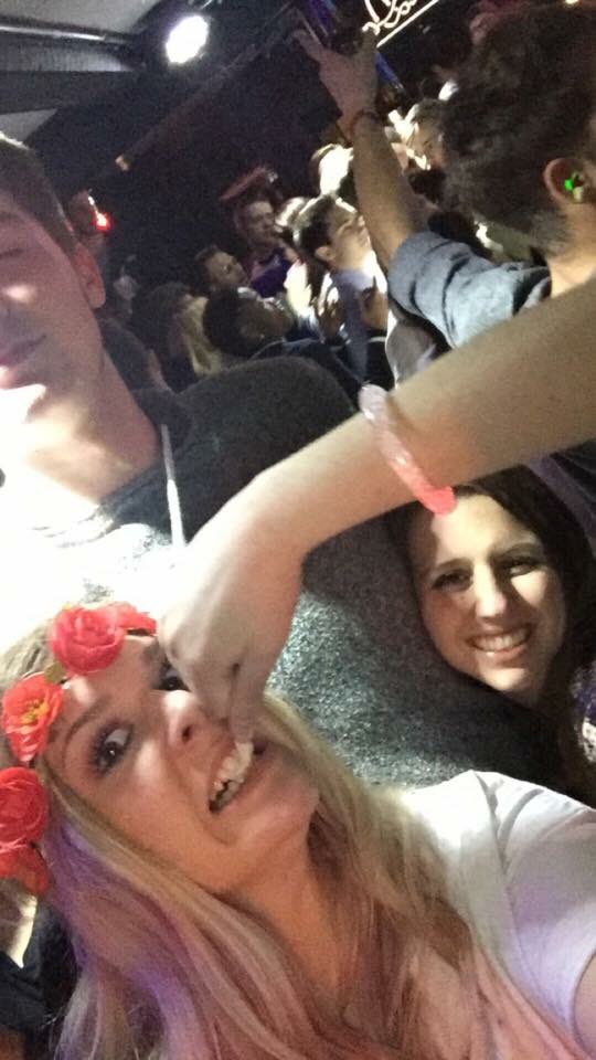 aynus_'s tweet image. Happy 21st birthday Candace!! Here's some weirdly cute pics of us 😎 #21AF #braid