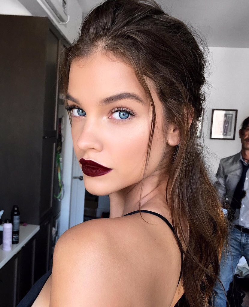 LegsOpenOrNot's tweet image. Barbara Palvin