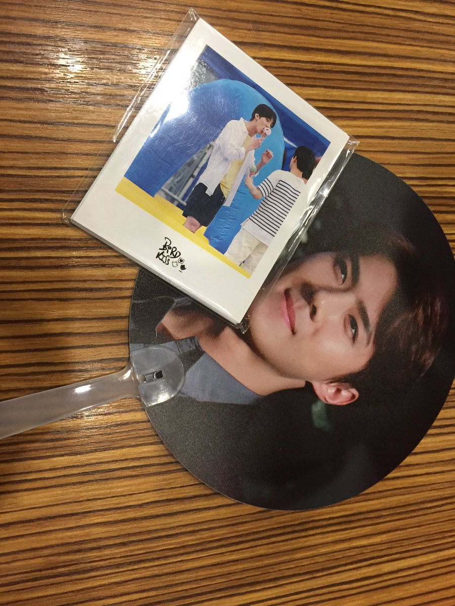 Kimbyunbb's tweet photo. Thank you💓 So cute 💓 @exo_2moons #seeyouagainnexttime 😄😆 https://t.co/S7D0zXBHm7