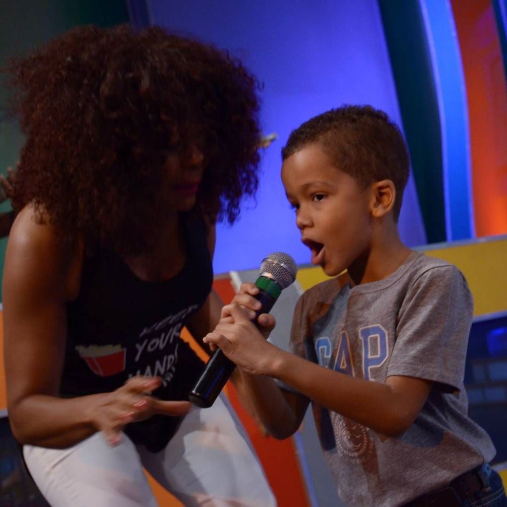 MasRoberto11's tweet photo. #CheddyPaQueMeCase Hasta Ian cantó llegó Mamá ¿Lo vieron? https://t.co/tRbGhC48Mz https://t.co/Y4AAk9g5z9