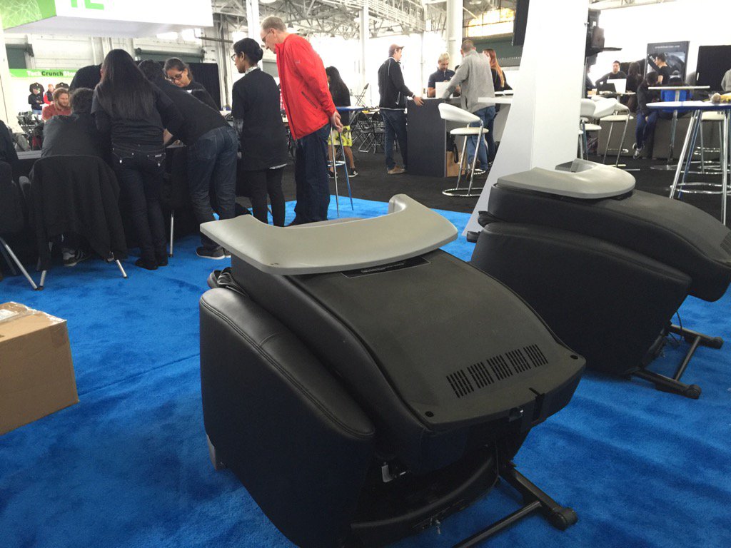 ChinPerng's tweet photo. Seats back to their original position especially the most popular massage chairs! @PacHackathon #pachackathon https://t.co/RDLQyYvFd7