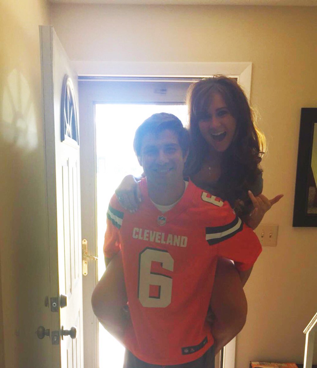 KatieShae24's tweet photo. GO BROWNS🏈 #CLE #GetReadyForFootball https://t.co/mEMeex30gJ