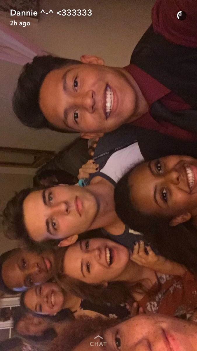 tbh_its_zoeeyy's tweet photo. Making memories with everyone from last night was so much fun💖💖 #thxforcomming https://t.co/m05RGgGaVj
