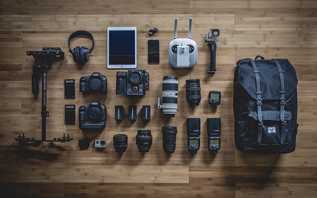 photographes's tweet photo. Gagnez + de 10 000 euros par an en louant votre matériel vidéo localement ! https://t.co/WxQ4YHYUn1 #video #location https://t.co/n80iQ5mL7J