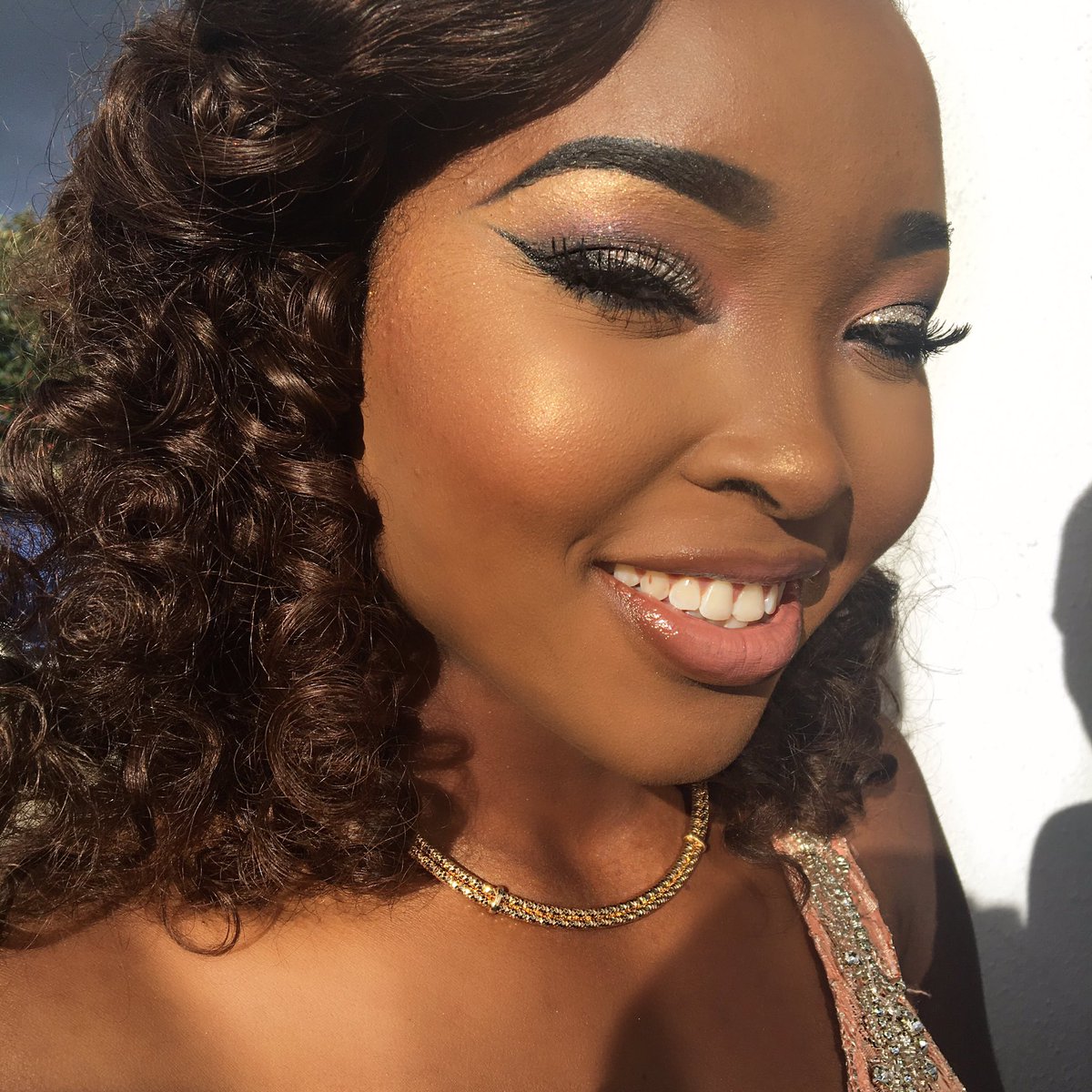 _DamiBabalola's tweet photo. She asked to slay 💅🏽and oh did she slay 😍😍😍🙌🏽 #makeupbyD 😉#debs2016 https://t.co/CEVmxROjGD