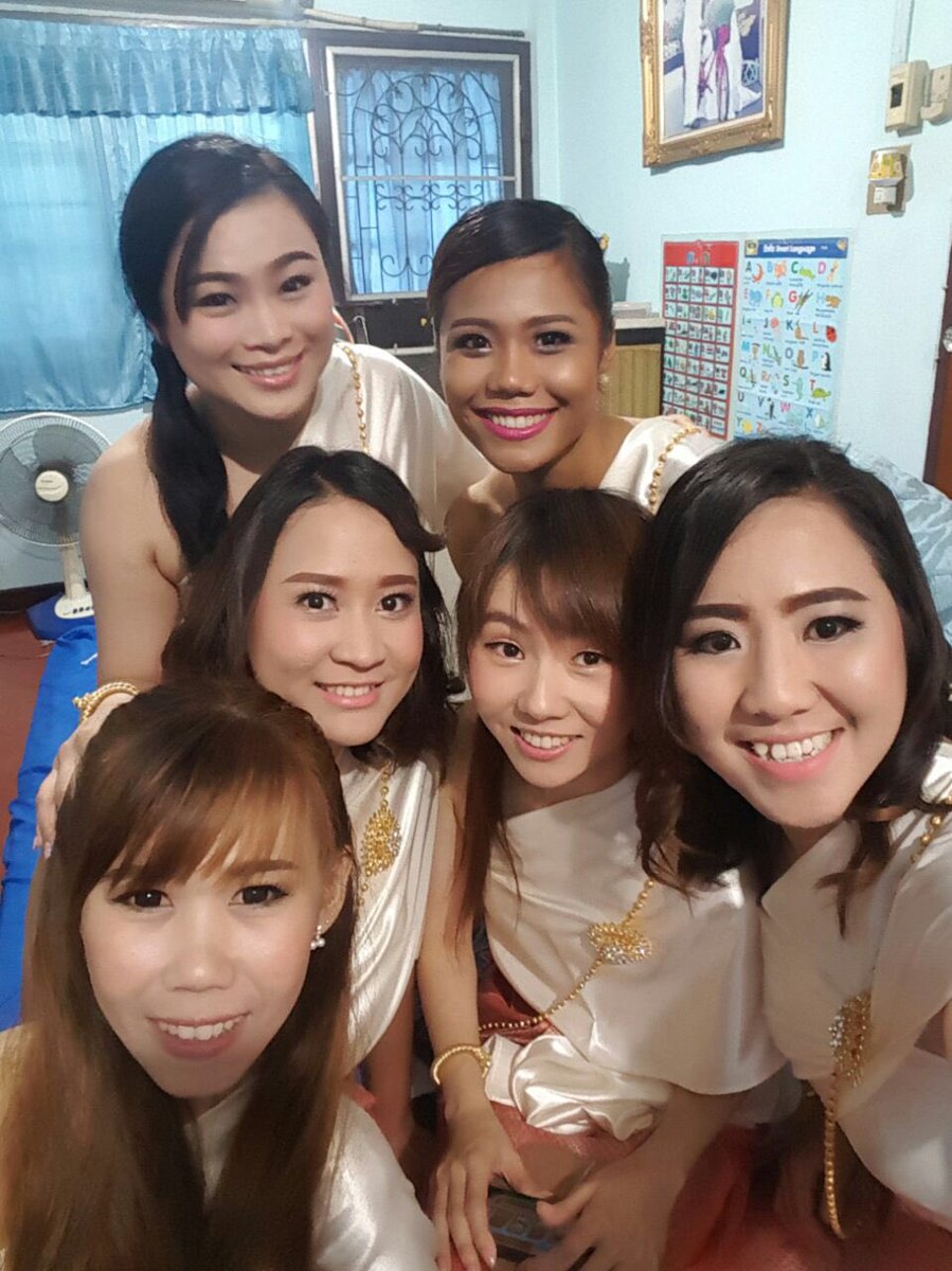 N3Nok's tweet photo. We are the bride mates!! Congratulations to my closed friend. 🎉🎉
#wedding #bridemate #happy #wedding #congrats https://t.co/BmVM2hDbjZ