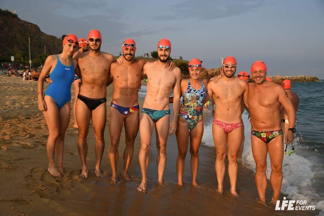 08911Sara's tweet photo. Antorxada del desembarcament 1705 a montar #antorxada #montgat1705 #amics 🏊🔥🏊🔥🏊🔥🌜 https://t.co/8AGwwFxX6G