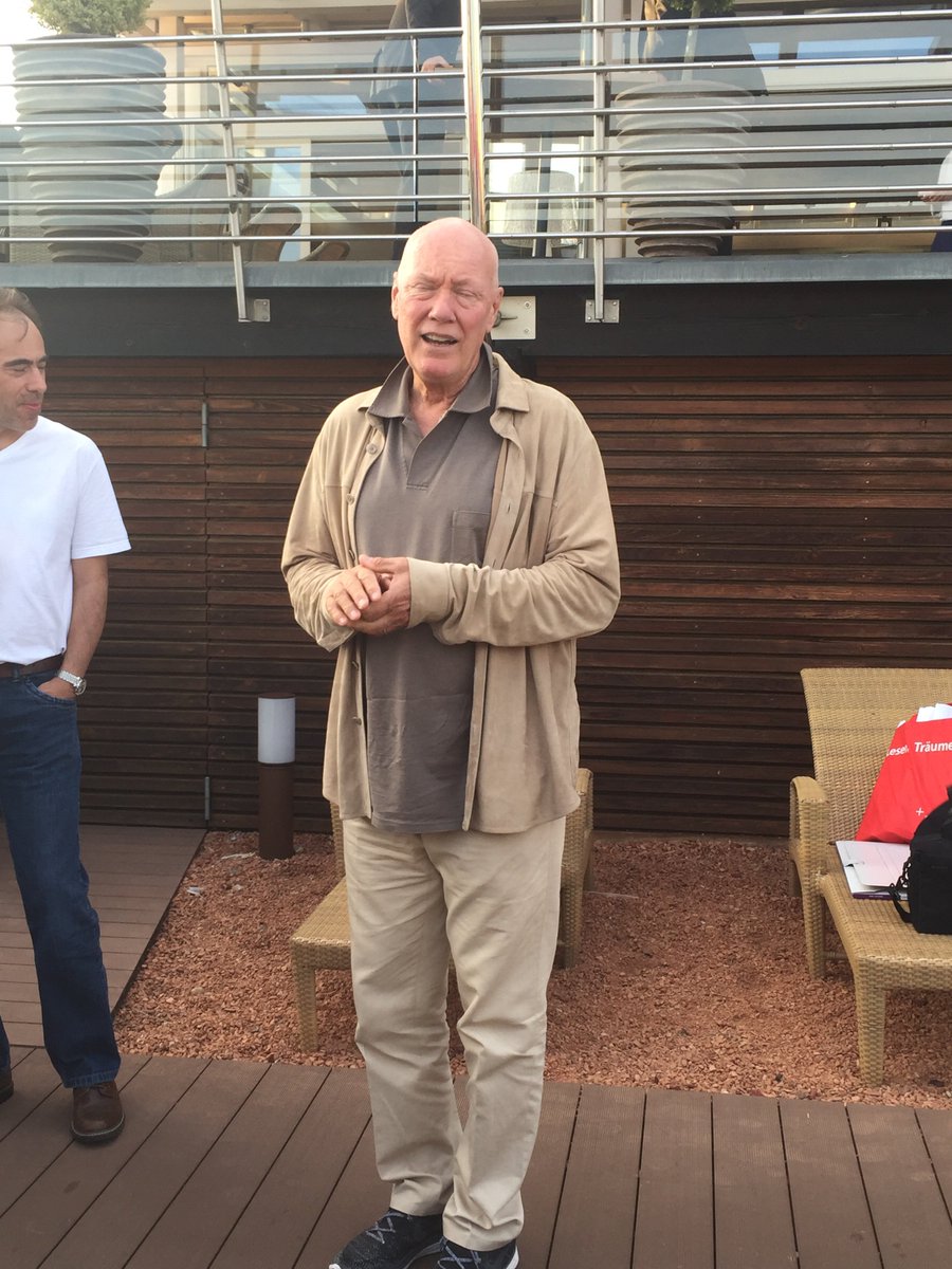 Delos_Comm's tweet image. Dinner with the boss.