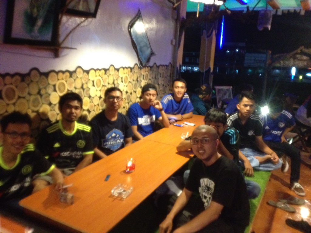 ChelseaCipanas's tweet photo. Terimakasih yg sudah datang nobar, jangan kapok! Sampai berjumpa di nobar selanjutnya😊 https://t.co/rJPvGHqzpJ