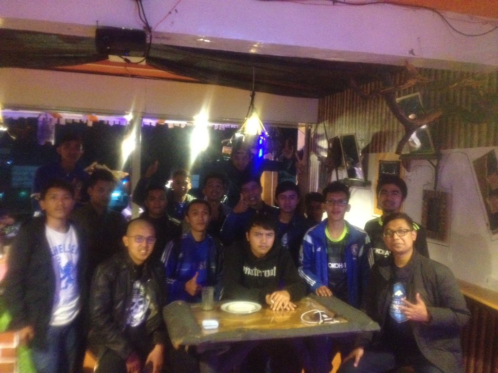 ChelseaCipanas's tweet photo. Terimakasih yg sudah datang nobar, jangan kapok! Sampai berjumpa di nobar selanjutnya😊 https://t.co/rJPvGHqzpJ