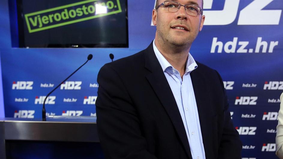 "HDZ je samostalno daleko ispred bilo koje druge stranke" 
bit.ly/2cw0pZv   #politikahr #izborihr