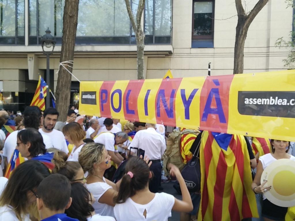 ERCPolinya's tweet photo. Aquesta tarda #Polinyà al #Tram38 #Apunt #diadacatalunya https://t.co/Uv1qhMwTj9