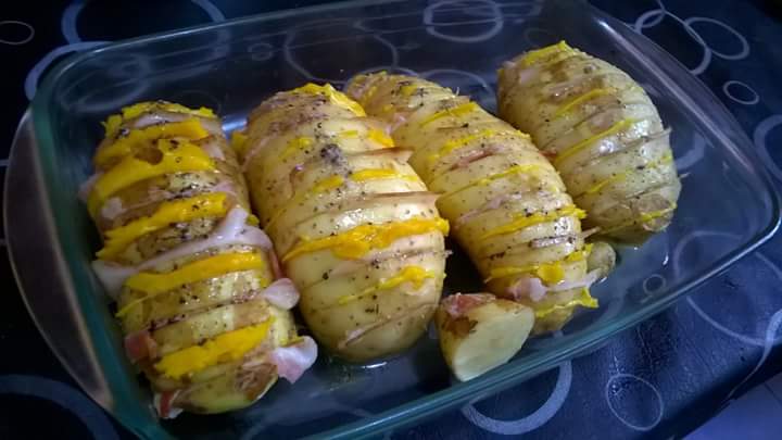 chemangiamo's tweet photo. Puedes pedir tus papas Hasselback. Por encargo al Tel: 290-4283.
#ChefYanick https://t.co/mweSRpeFAF