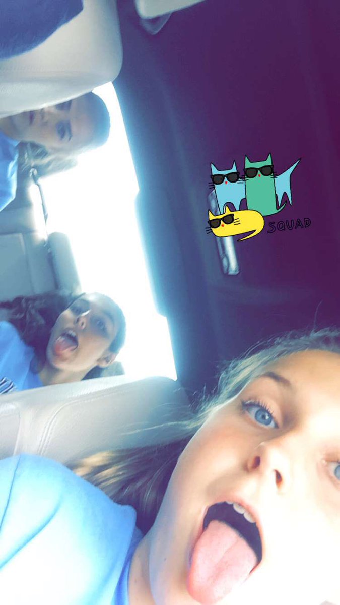 gracecarlinn's tweet photo. happy birthday to one of my best friends ! love you so much G !!💓 #finally10 #doubledigits #hernamesactuallygia https://t.co/IlWiqL9itl