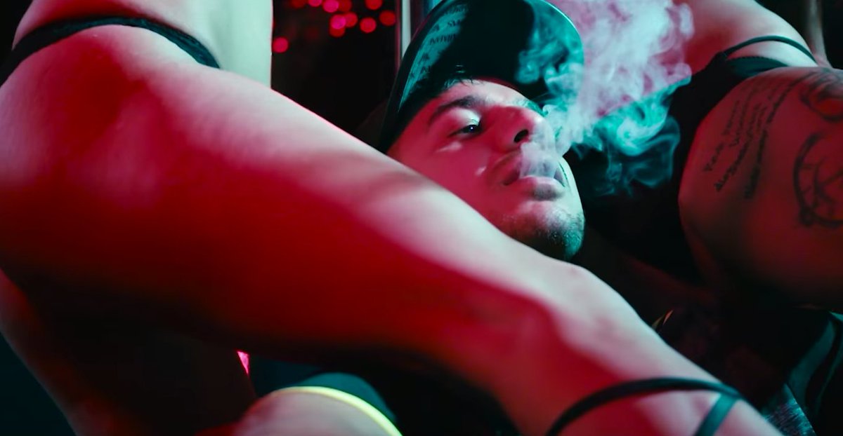 Video: Ufo361 - Scheiß auf eure Party 16bars.de/media/86644/uf… <a href="/Ufo361/">Abbas</a> <a href="/BrokeBoysBerlin/">Broke Boys</a>