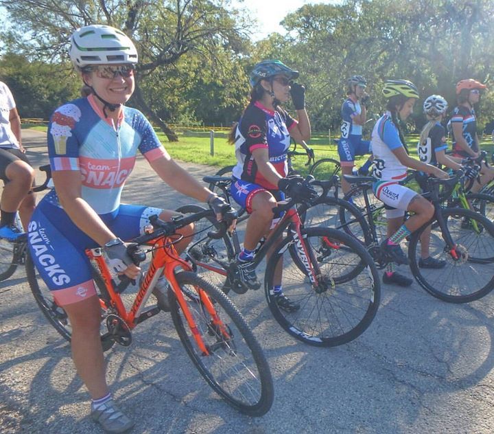 beagleracing's tweet photo. That smile! She has no idea what she signed up for at this point. #bsscx #snackbabezofcycling https://t.co/vFIdu3o4gP