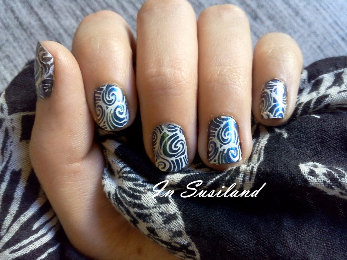 InSusiland's tweet image. #Olas en un nuevo #nailart otoñal en #insusiland con placas #heheplates xa empezar mejor mñn insusiland.blogspot.com.es/2016/09/olas-d…