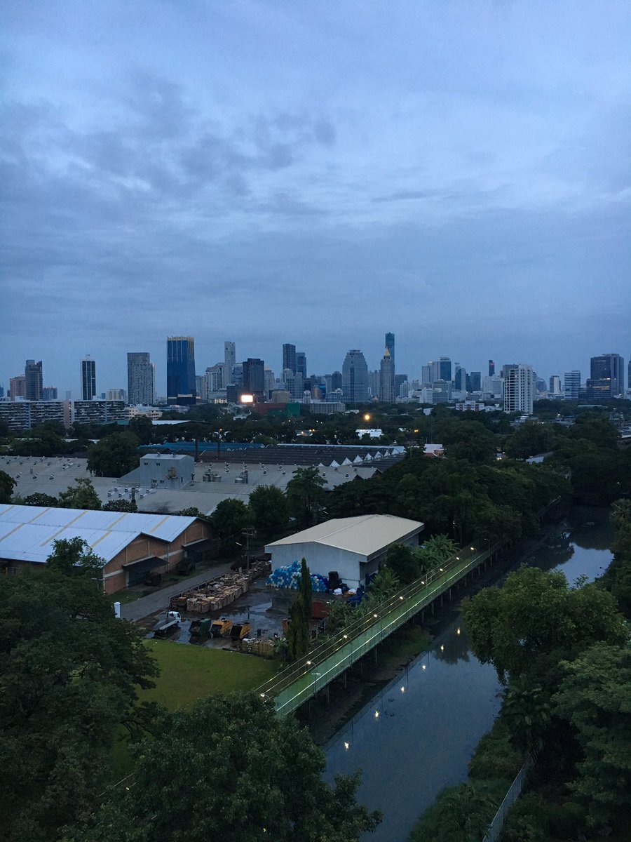 NISTSchool's tweet photo. Good morning #nisties looks like it might rain! Don't forget an umbrella today!! 🌂🌂 https://t.co/v4Bx47a9z9