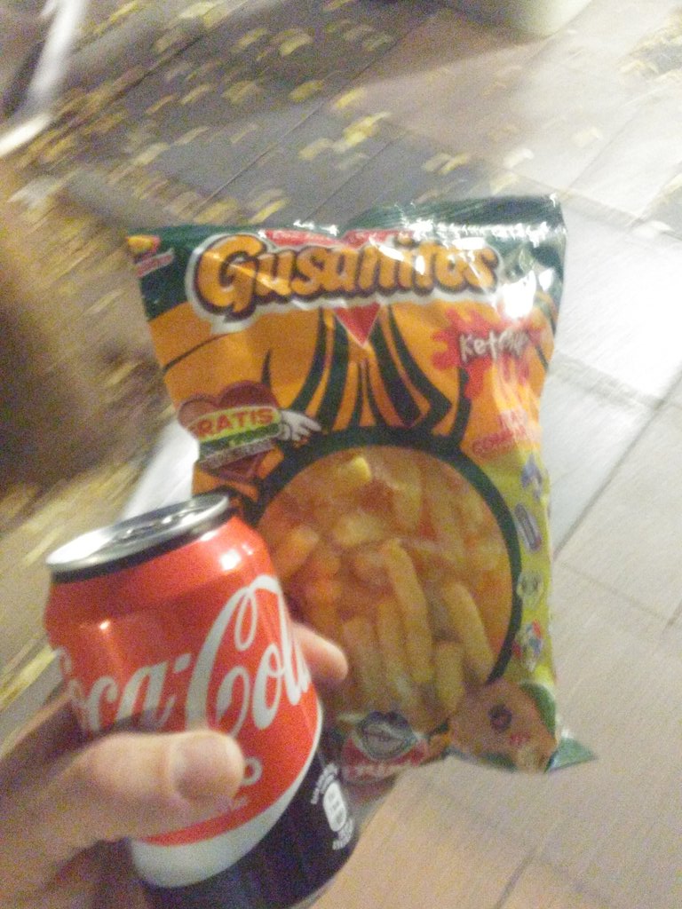 RojoBalleste's tweet photo. y ahora un tentempié mientras espero a mi niña @yolypf a que salga de currar https://t.co/7JEGdvmf7b