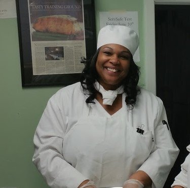 EdwinsCLE's tweet image. Angela completed the EDWINS program in July, &amp;amp; wants to open her own restaurant. She's working hard!