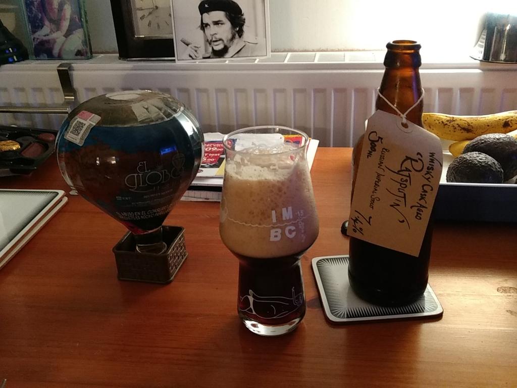 rfarmitage's tweet image. Sunday evening treat time drinking @RatBrewery  ratsputin  bottle conditioned delicious!😉