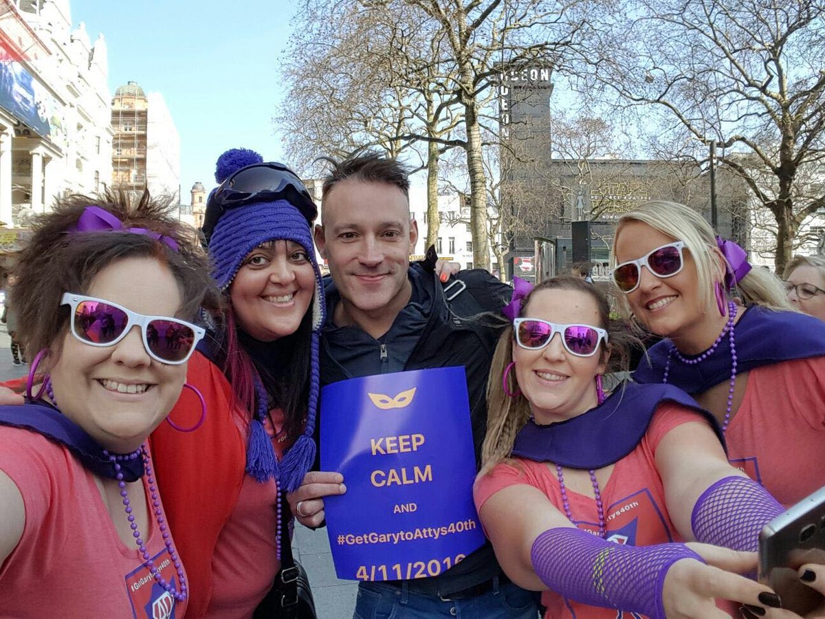 TheClareyP's tweet photo. @GaryBarlow .. obviously Superhero fave @tobyanstis is a supporter 😚 #weloveutoby #getGarytoAttys40th https://t.co/cb4EgzSidY