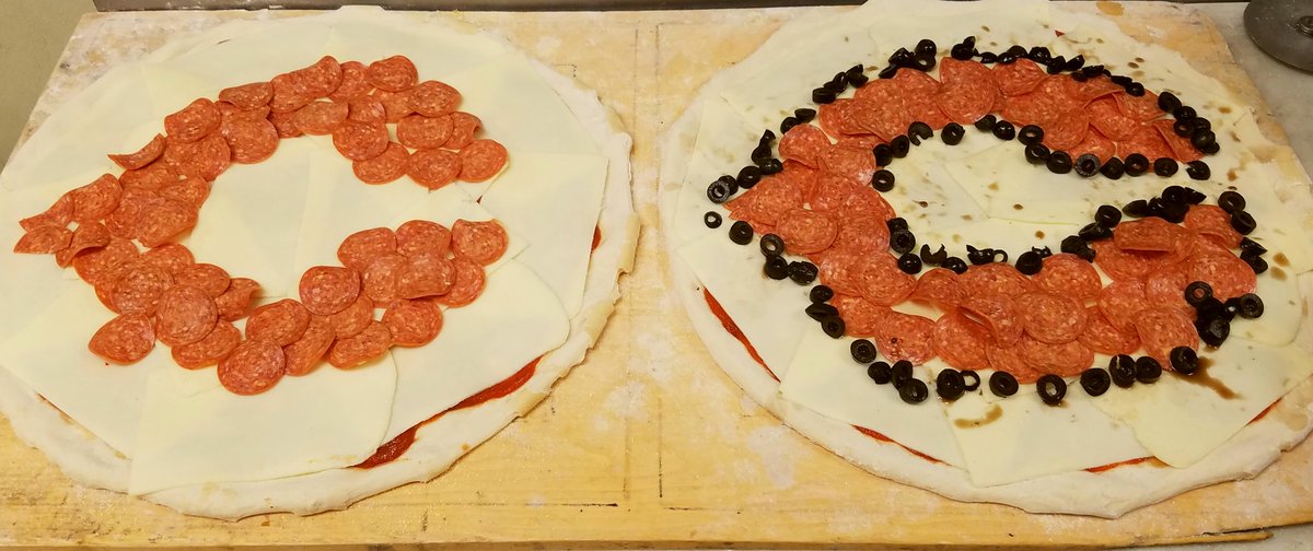 DeLindasP's tweet photo. Call 247-3637 for your #gameday #delindas #pizza https://t.co/w9E51dx3hU