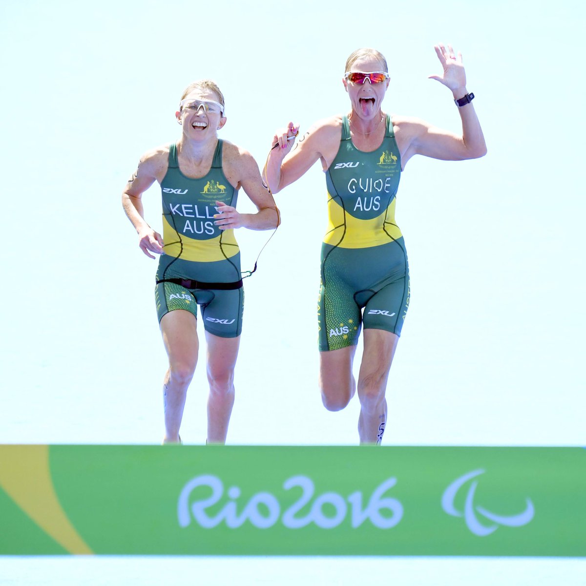 AusTriathlon's tweet photo. GOLD PT5 #Paratriathlete @katiek23 &amp; guide @GoMichellie at #Rio2016Paralympics Games! #WeBelieve 📷 @DellyPhotoNinja https://t.co/SlwGajeD49