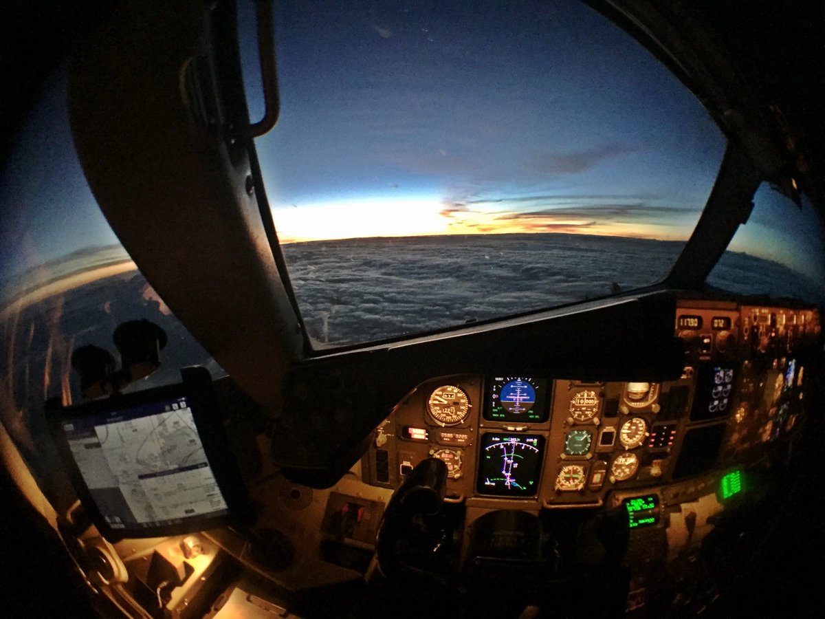 avgasaddiction's tweet photo. @MarkGrigg does this count for a #windowweekend snap? #avgeek https://t.co/kg64G9Ezxp