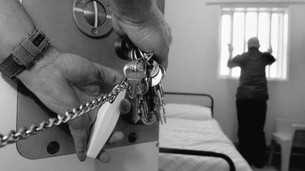 Noel_Phillips's tweet photo. Tomorrow on @VictoriaLIVE I take a look at life in young offenders' institutions. BBC Two, 9am. https://t.co/KDEEUF2EeK