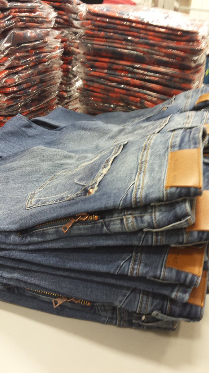 loveSIstyle's tweet photo. Working away on this #sunday. 
#newproduct #denimfordays #retailtherapy https://t.co/X1tgQsm54a https://t.co/rJ11RlmyLw