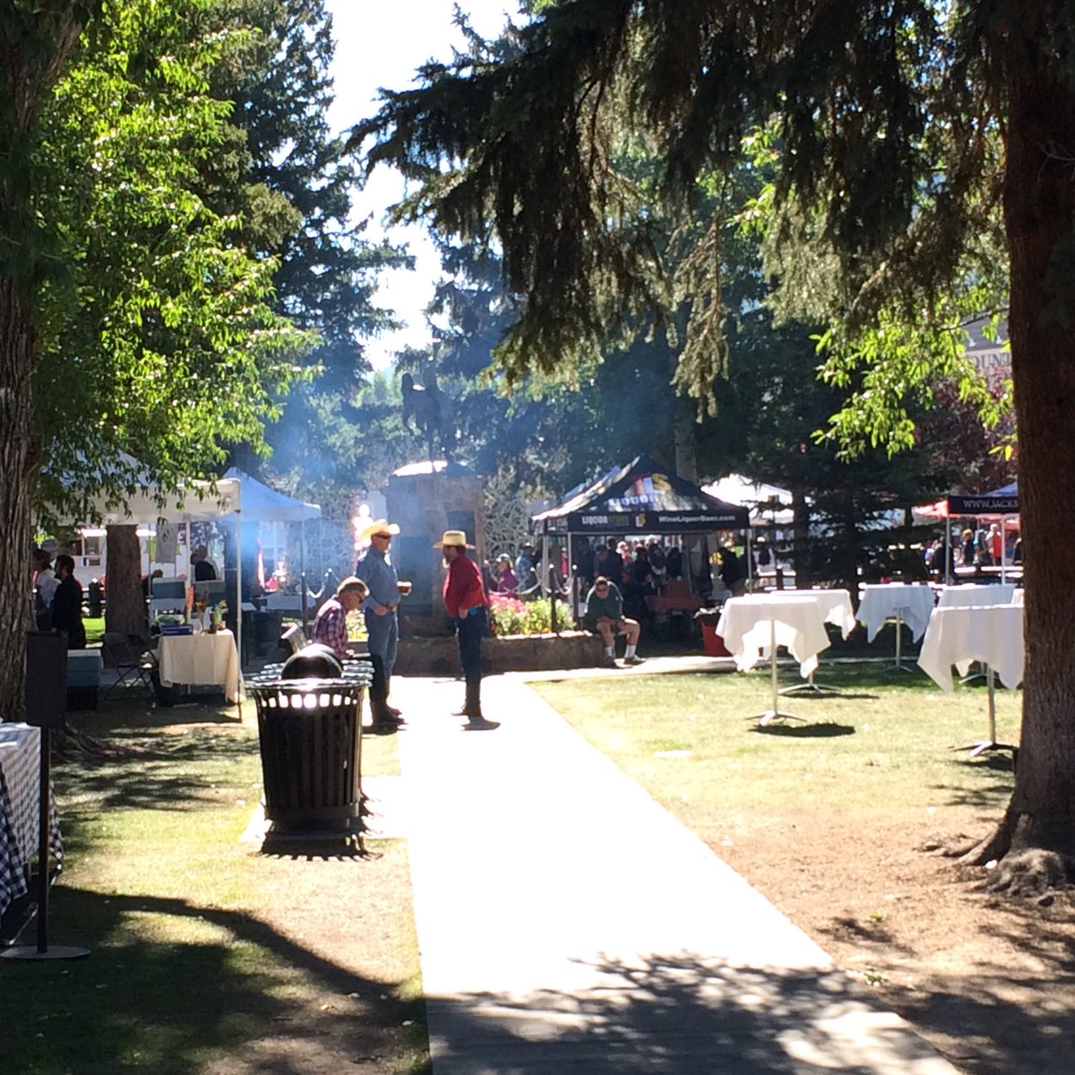 JHChamber's tweet photo. What a beautiful day for Taste of the Tetons! #jacksonhole #fallartsfest https://t.co/8RpbskTY7s
