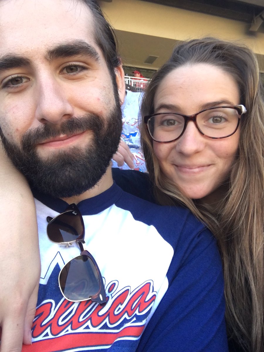 KateOst's tweet photo. #twinspics #putusonthejumbo https://t.co/wqr6704YYe