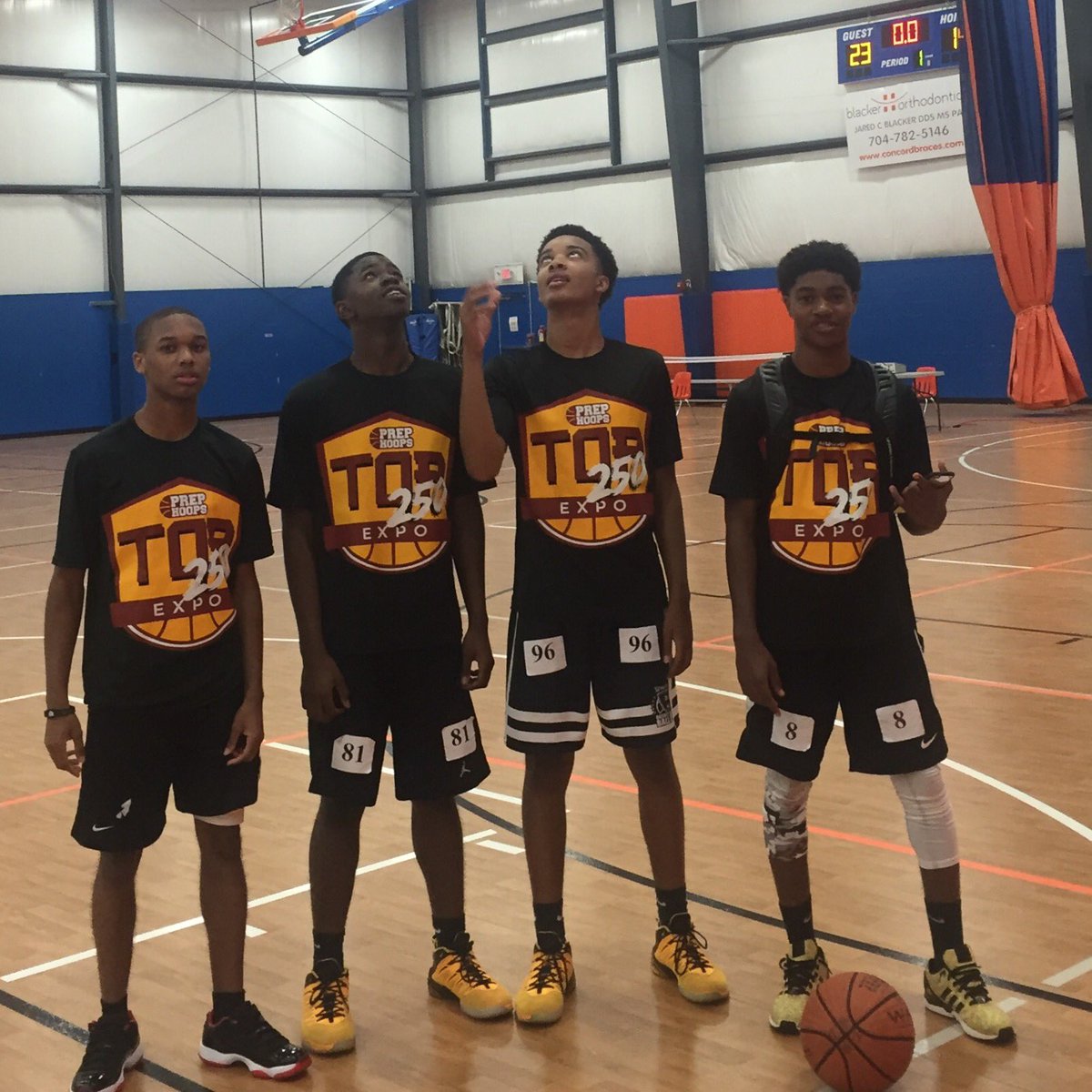 treyfromthe3's tweet photo. 🤘🏽#prephoopsnc https://t.co/zqrDrw0Gjr