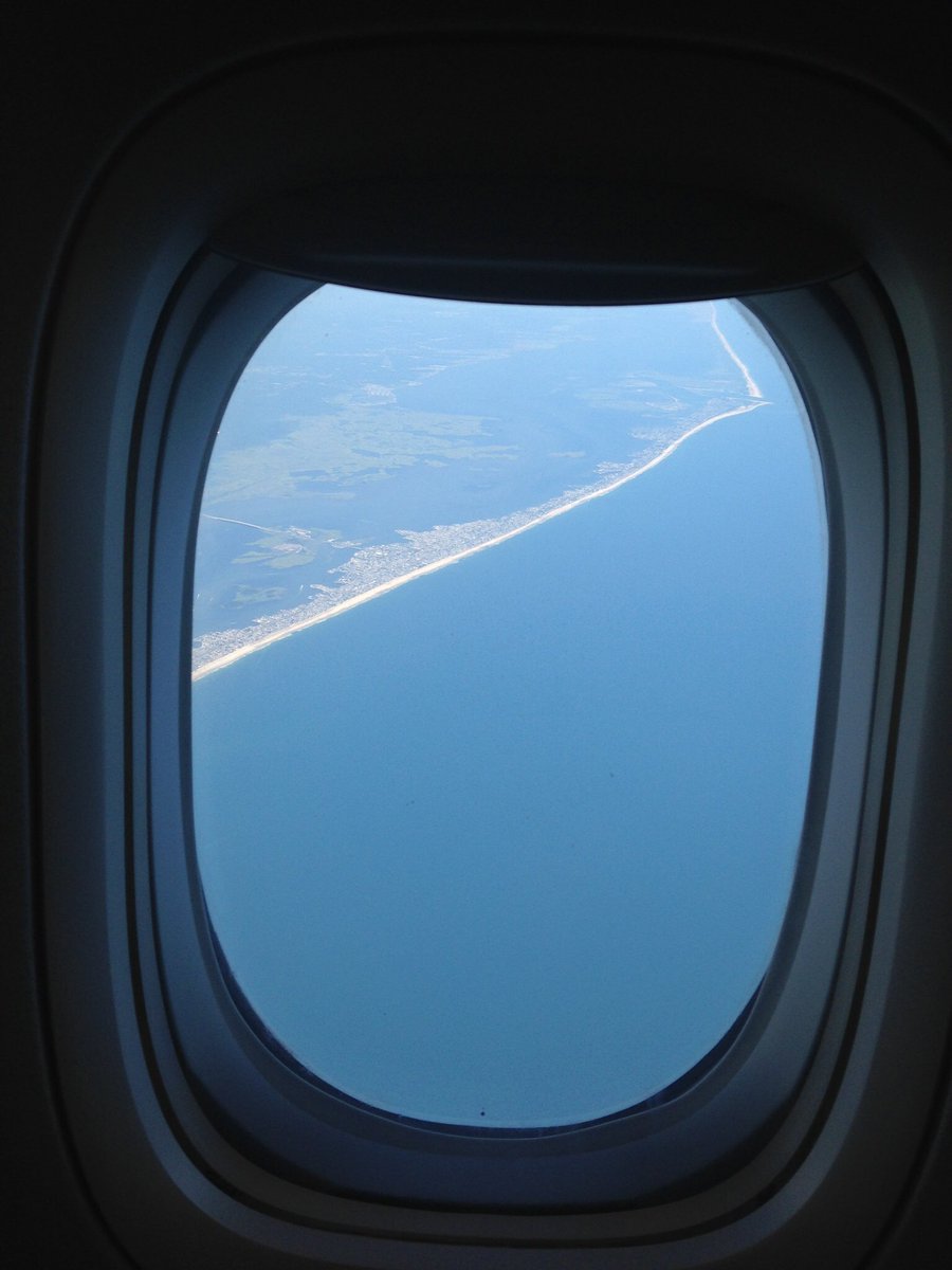 mimi__just__me's tweet photo. @MarkGrigg Late to the #windowweekend party. NJ coast en route to Philadelphia... https://t.co/cvsFmZNmqu