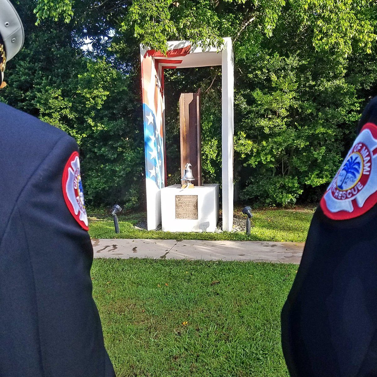 ChiefLang's tweet photo. Miami Fire Department Remembering 9/11.  #KBFire https://t.co/AOzn03Xe62