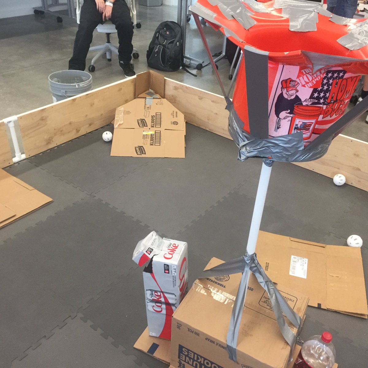 RoboticsAtPoly's tweet photo. Our field is better than yours 😉 @RobotIn3Days #GoGreen #Reuse #recycle #Ri1W #omgrobots #PurpleFire https://t.co/0Kw25lVlQo