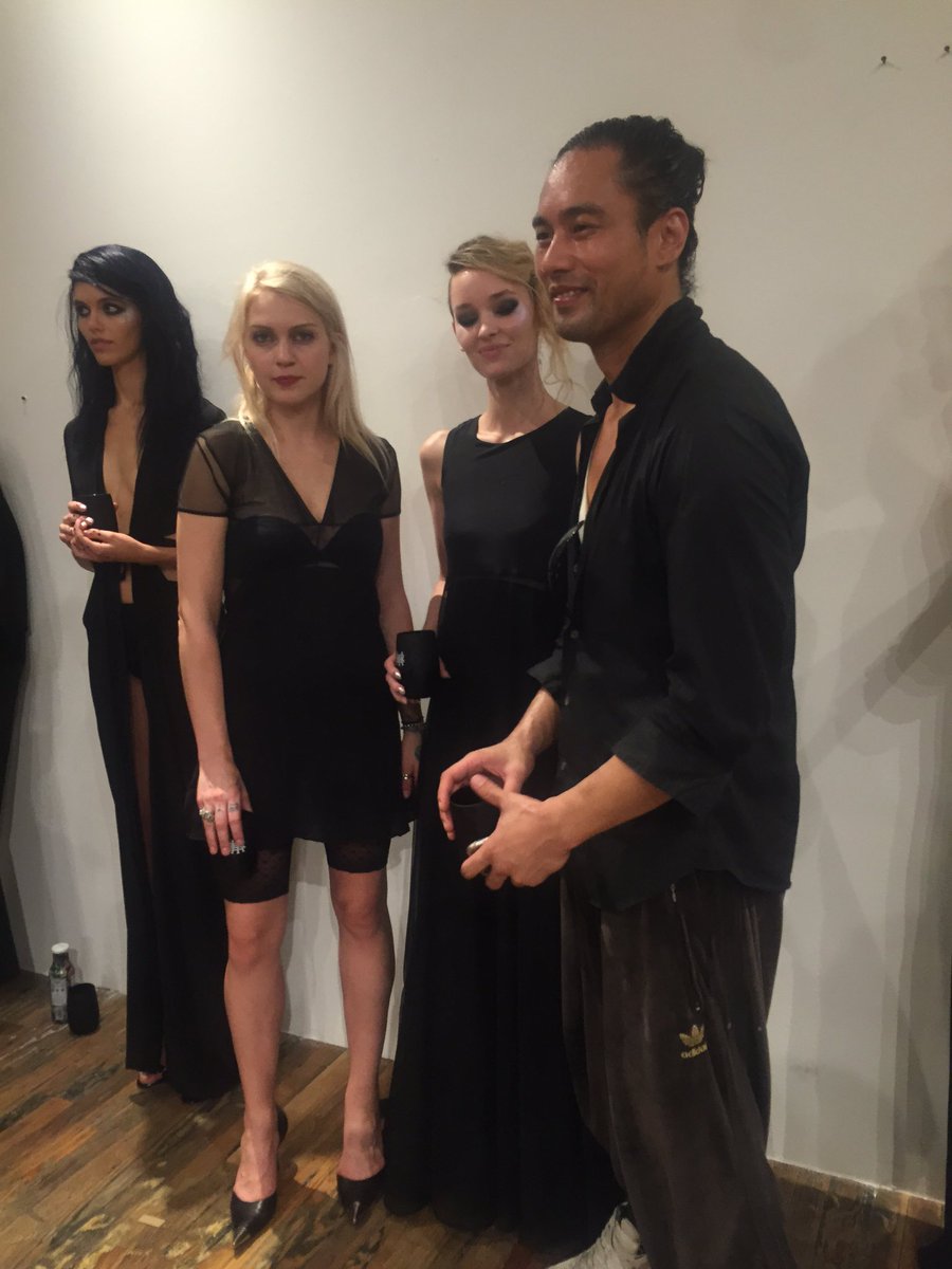 AdventurePretty's tweet photo. #katiegallagher is #sheer perfection #nyfw #ss17 #presentation #presspreview #fashionweek #nyc #fashion #fblogger https://t.co/inAvNvW76Y