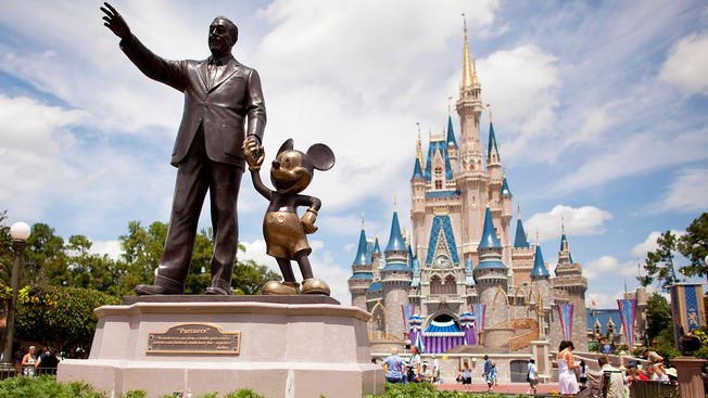 florida's theme parks offering free bug as precaution from zika virus : bit.ly/2cw4VIG
