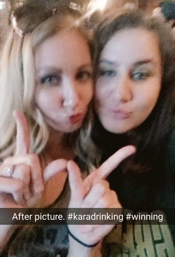 herooine's tweet photo. #winnerwinnerchickendinner #gopackgo #drunn https://t.co/xeOHRaCwCt
