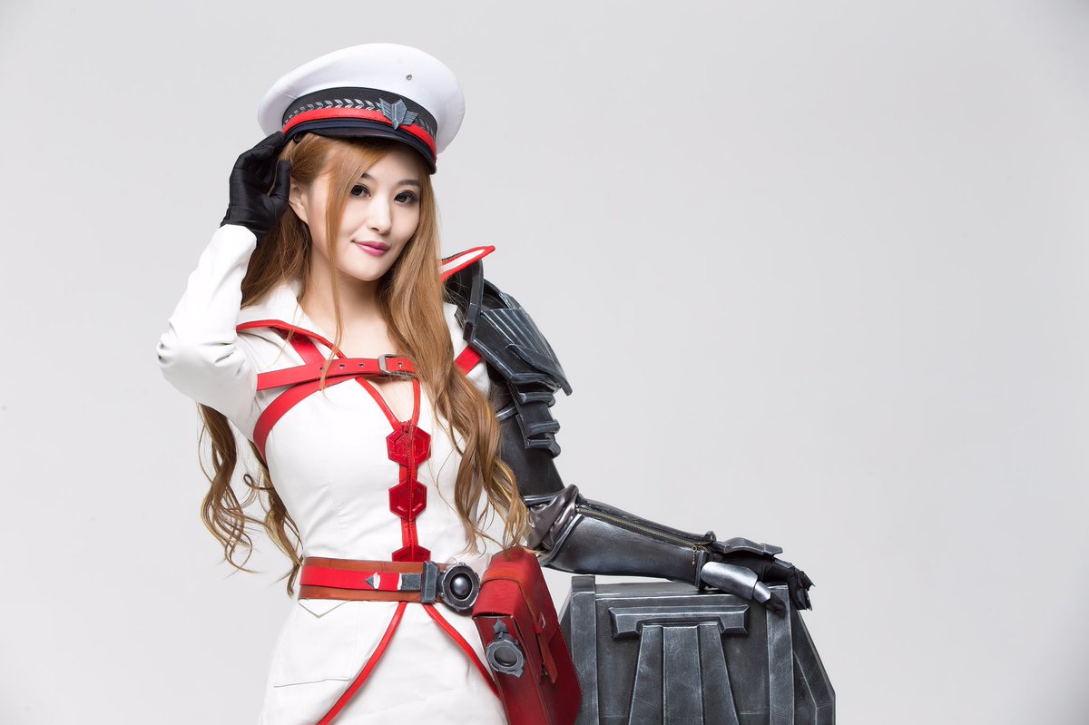 QueenVgCN's tweet photo. QUEEN in Hunters ,My main hero cosplay ~first time cosplay  :)))))my dream come true :)))@vainglory https://t.co/11BZB9Rycm