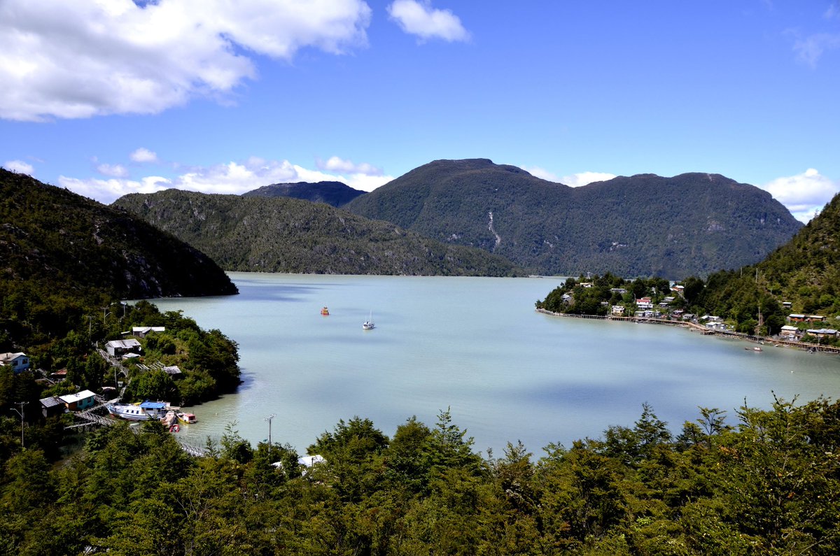 ChileFoto's tweet photo. Caleta Tortel - Provincia de Capitán Prat - Región de Aysén del General Carlos Ibáñez  del Campo. https://t.co/XDoP72Wxq2