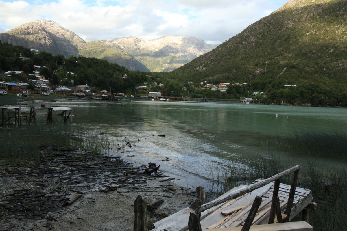 ChileFoto's tweet photo. Caleta Tortel - Provincia de Capitán Prat - Región de Aysén del General Carlos Ibáñez  del Campo. https://t.co/XDoP72Wxq2