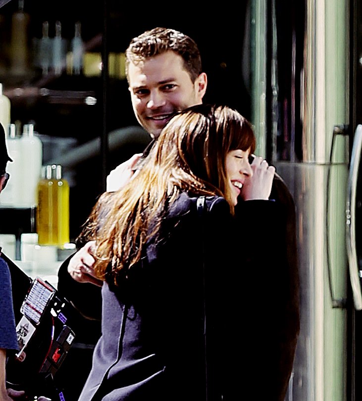 LifeDJohnson's tweet photo. These two. ❤️😂 #DakotaJohnson #JamieDornan https://t.co/uXGbxJCmh8