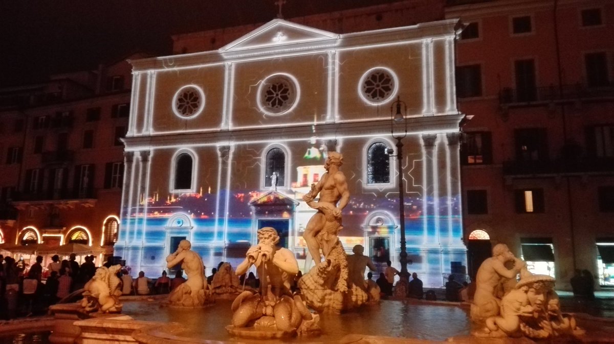 fabianalimiti's tweet photo. Piazza Navona come non l'avete mai vista! Grazie @ROmap_Festival dello spettacolo!! πππ #ROmap16 https://t.co/SE72SZFYzq