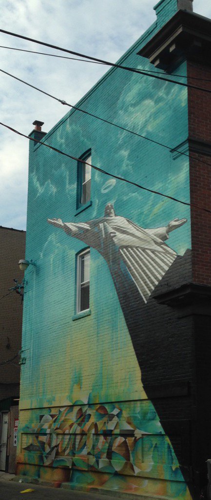 CasaVitruvius's tweet photo. The Almighty makes an appearance in #Toronto #streetart 👍🏾👏🏽 #TheDanforth https://t.co/p87t2sFsjr
